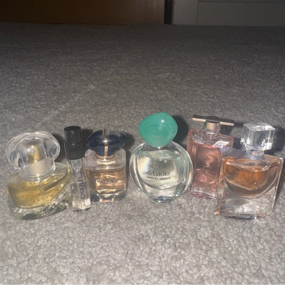 pack of mini perfumes